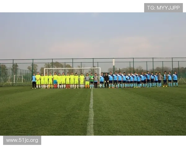 范奥利希望球队享受比赛 改变阵型风格